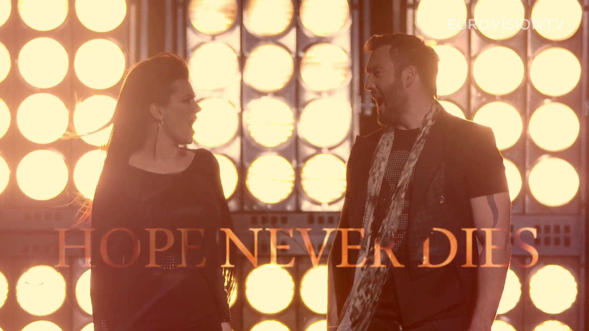 República Checa: Disfruta del video de "Hope Never Dies"!
