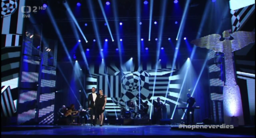 República Checa: Presentado "Hope Never Dies" en directo!