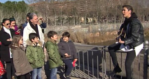 Leklein ofrece un mini-concierto para sus paisanos en Talavera de la Reina