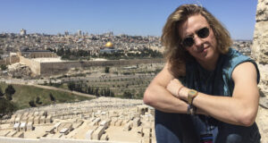 Manel Navarro convence en su concierto en Israel