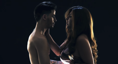 Grecia: Helena Paparizou publica el videoclip de su sencillo «An Me Deis Na Klaio»