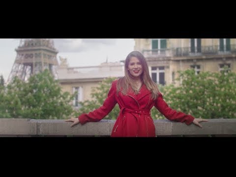 Letonia: Laura Rizzotto presenta el videoclip de su nuevo single “Bonjour”