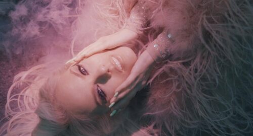 Islandia: Svala publica el vídeoclip de su nueva canción «For The Night»