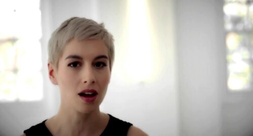 Reino Unido: SuRie publica el videoclip de su canción “Taking It Over”