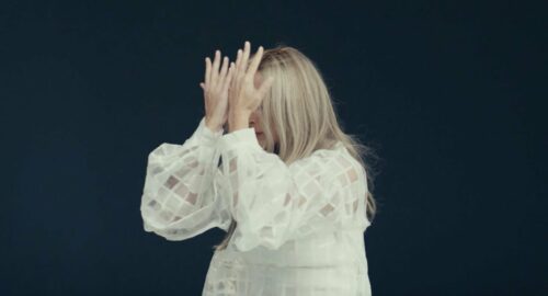 Luxemburgo:  Escucha “Papillon”, la nueva balada electo-pop de Lara Fabian