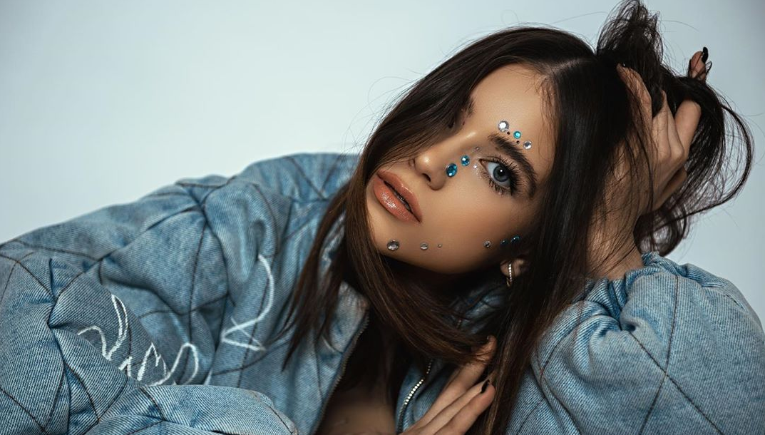 Rumanía: Escucha la versión final de “Alcohol You” el tema que defenderá Roxen en Eurovisión 2020