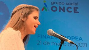 Laura Diepstraten representa esta tarde a España en el primer Festival Euro Low-Vision Song Contest