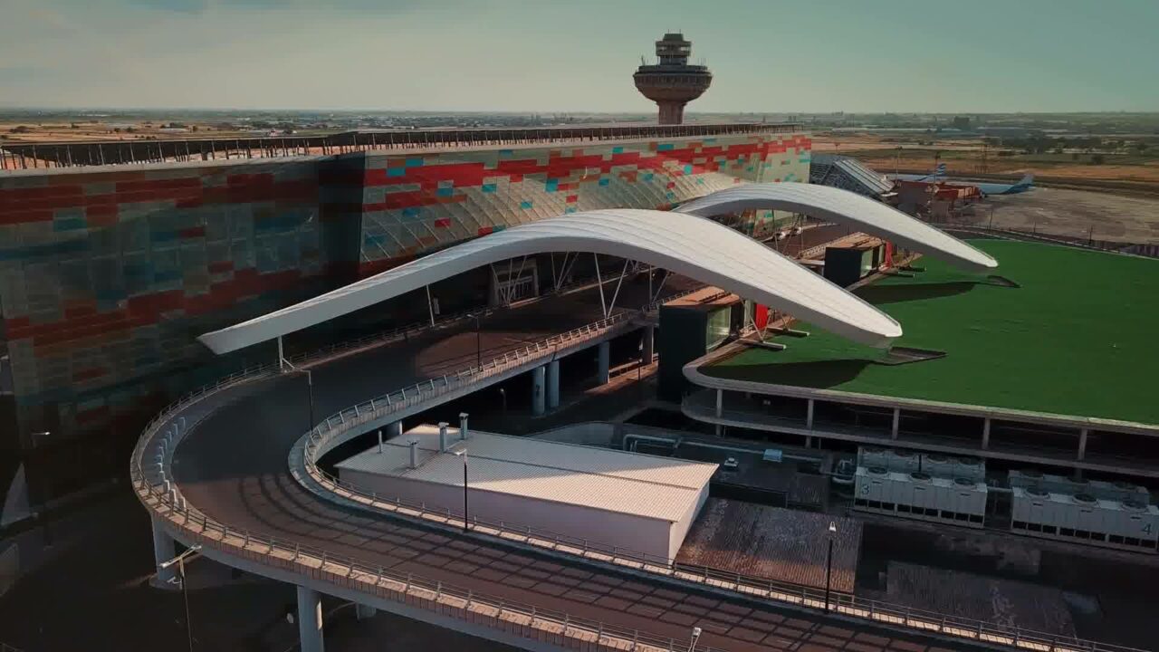 Exterior del Aeropuerto Internacional Zvartnots | Imagen: Terzvartnots.aero