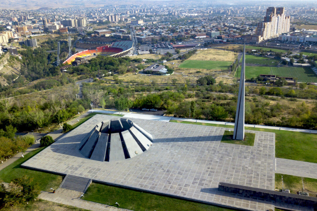 Parque Memorial de Tsitsernakaberd | Imagen: Hyurservice