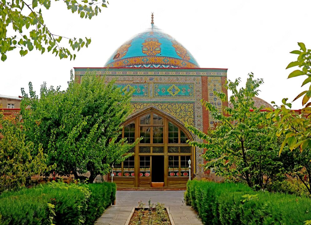 Exterior de la Mezquita Azul de Ereván (Armenia) | Imagen: Freepik