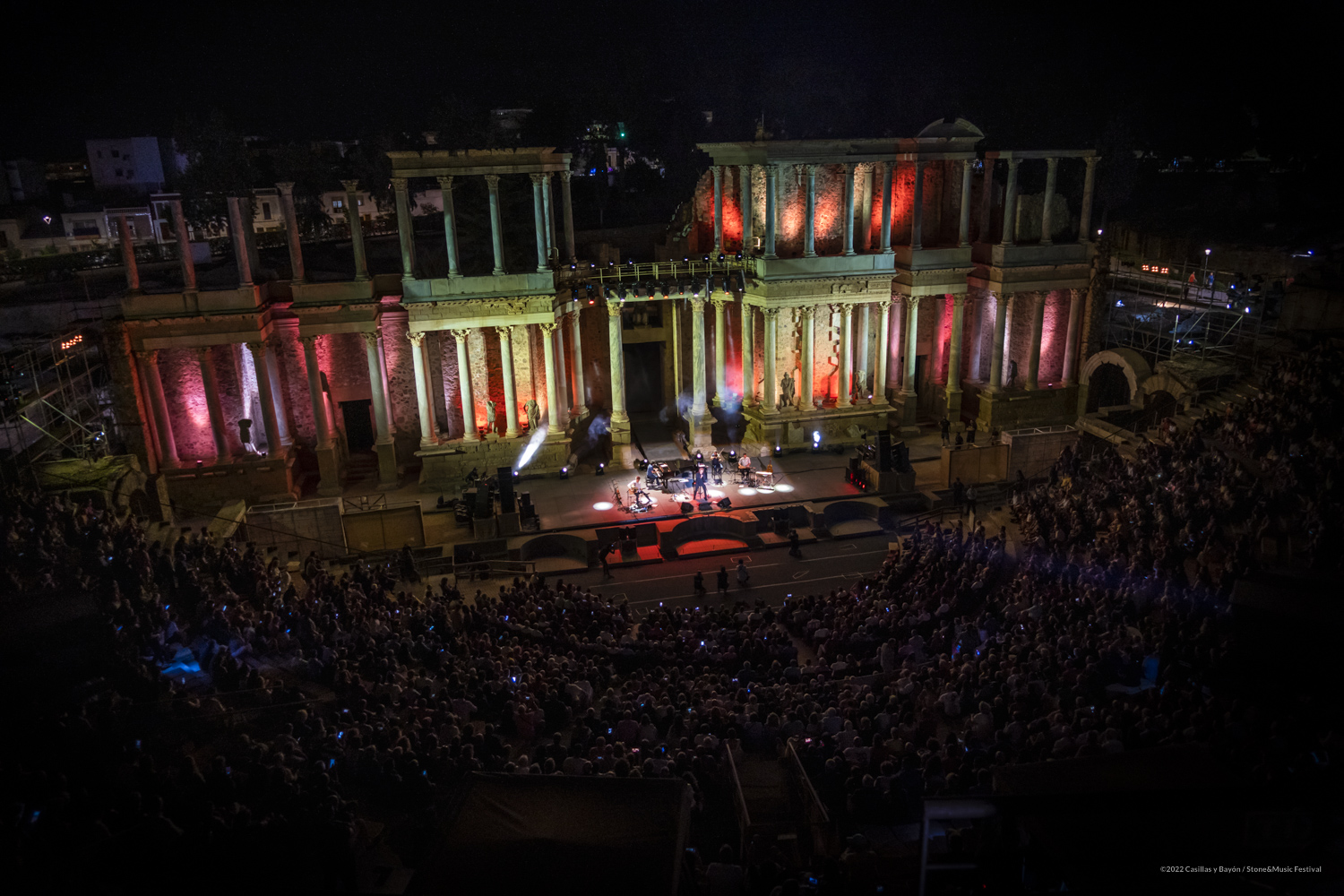 Miguel Ríos en el Teatro Romano de Mérida. Foto: Casillas y Bayon