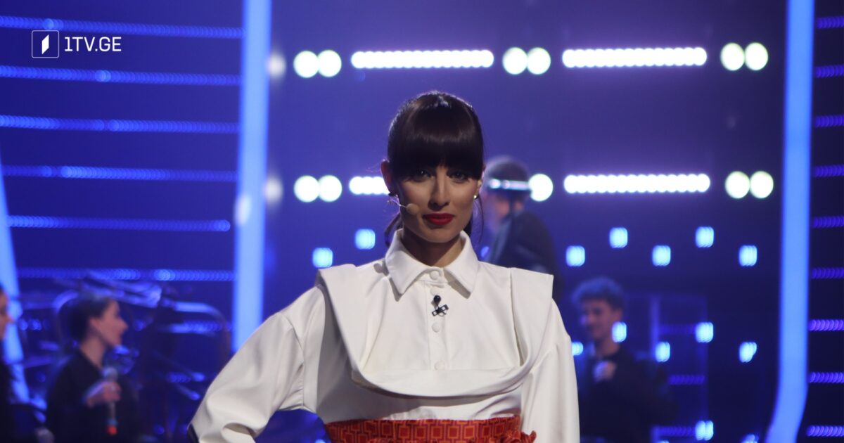 Gvantsa Daraselia, presentadora de The Voice Of Georgia durante la semifinal / GPB
