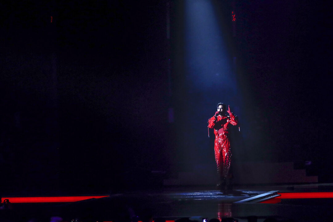 Agoney en la primera semifinal del Benidorm Fest 2023. Foto: RTVE
