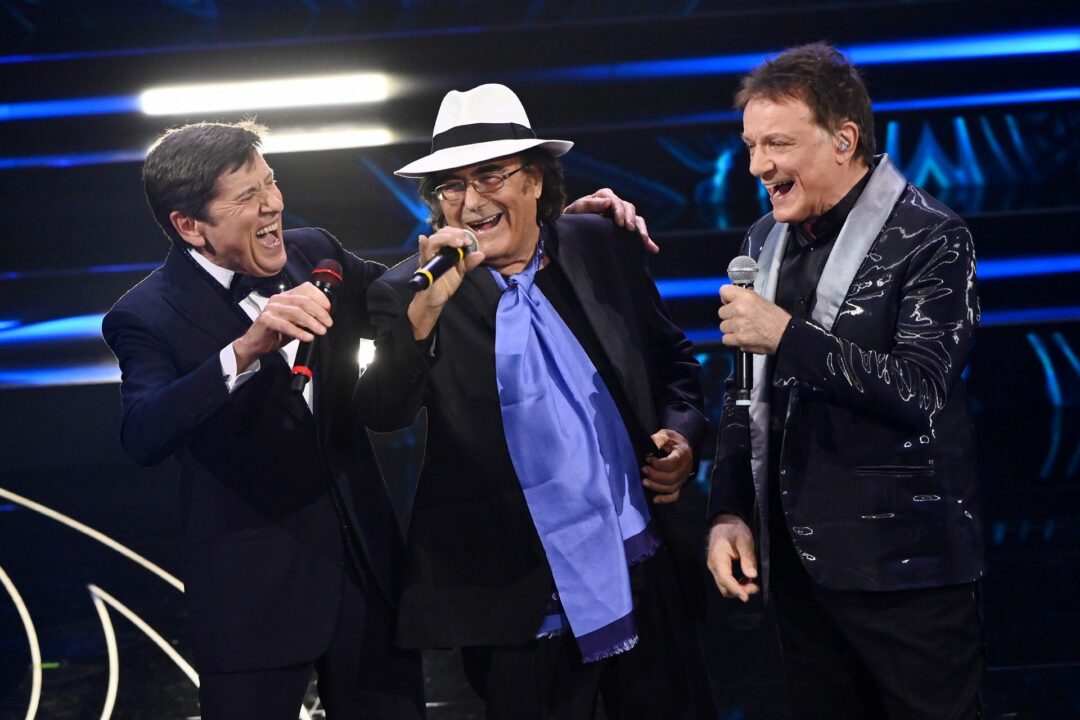 Gianni Morandi, Al Bano y Massimo Ranieri en la segunda serata de Sanremo 2023 / RAI