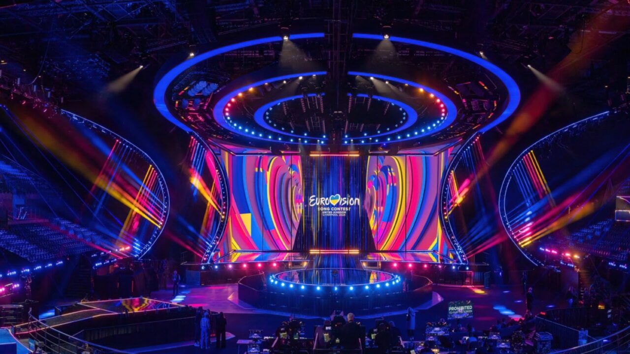 El Rey Carlos III realiza el encendido oficial del escenario de Eurovisión 2023