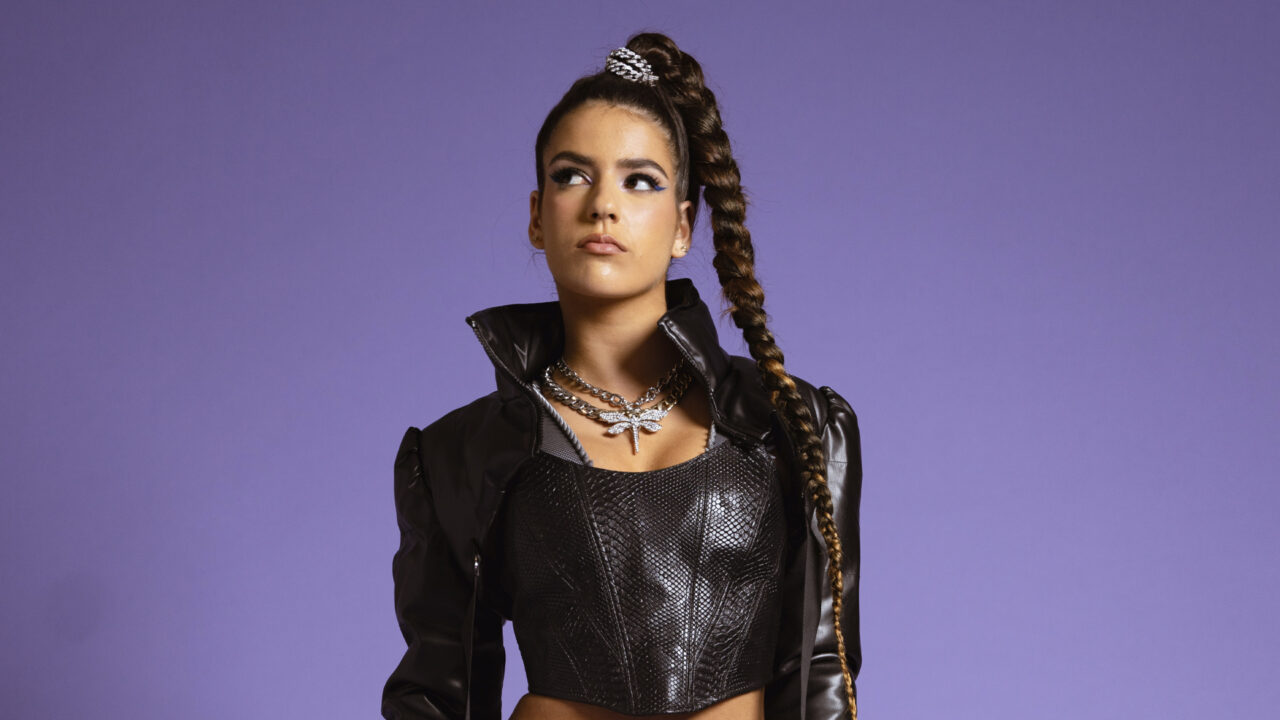 «Liar» será el tema de Silia Kapsis para Eurovisión 2024 y está compuesto por Dimitris Kontopoulos y Elke Tiel