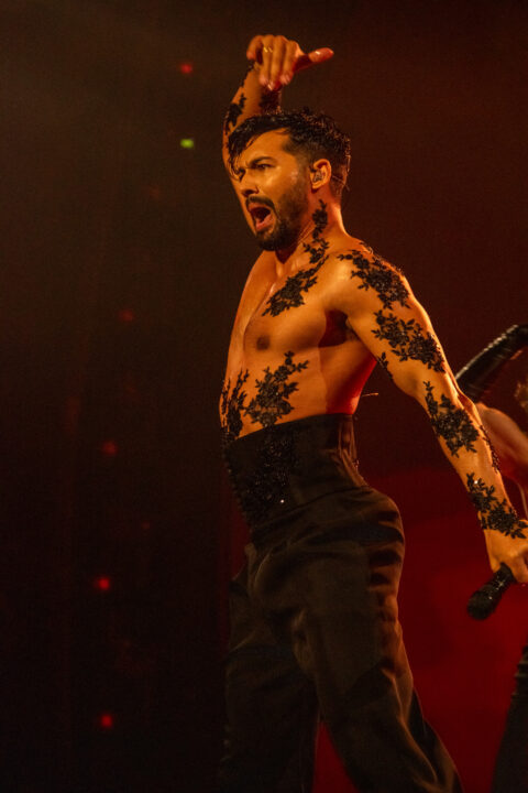 Jorge González en la final del Benidorm Fest 2024, Palau d’Esports l'Illa de Benidorm. Foto: Iván Trejo