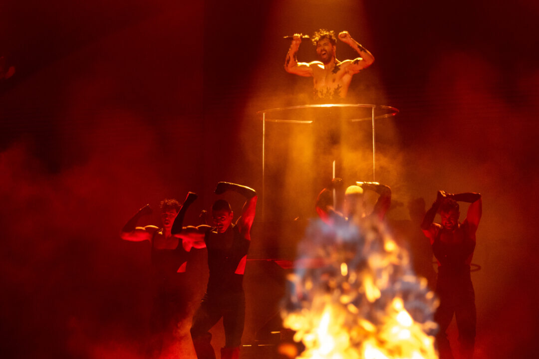 Jorge González en la final del Benidorm Fest 2024, Palau d’Esports l'Illa de Benidorm. Foto: Iván Trejo