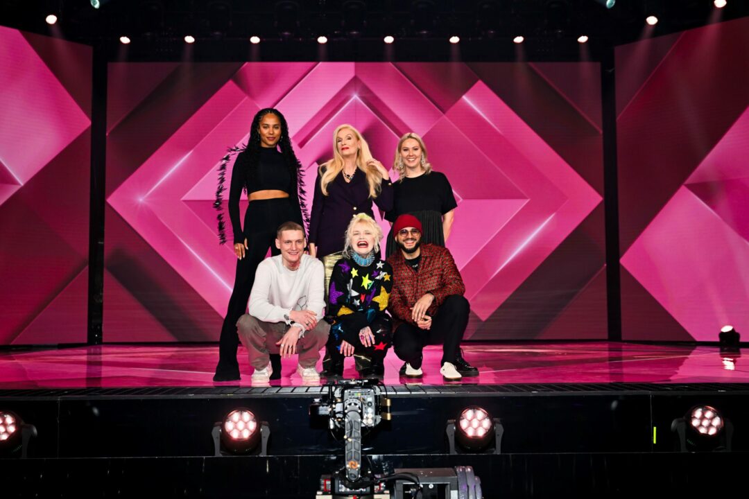 Participantes de la tercera eliminatoria del Melodifestivalen 2024 (Jacqline, Gunilla Persson, Clara Klingenström, Klaudy, Cazzi Opeia och Kim Cesarion) - Stina Stjernkvist/SVT