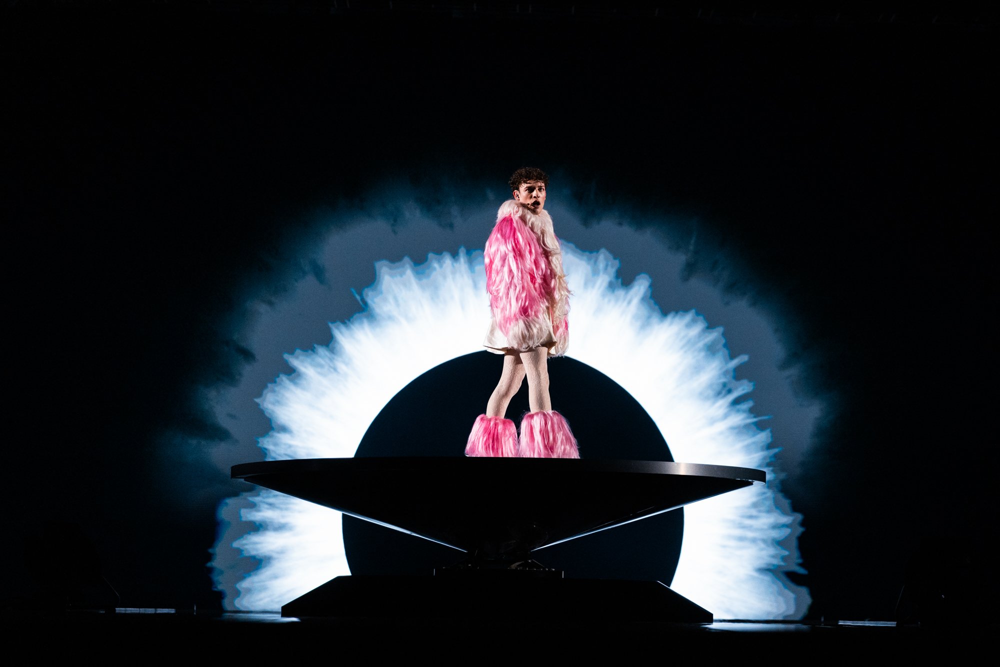 Nemo en su primer ensayo individual en Eurovisión 2024 | Imagen: Corinne Cumming - EBU