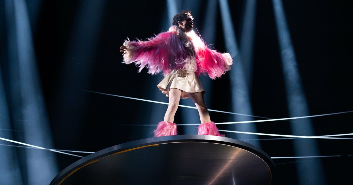 Galería: Nemo Mettler (Suiza) completa su primer ensayo individual en el escenario de Eurovisión 2024