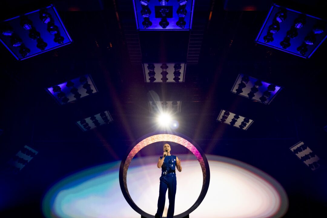 Dons en su primer ensayo individual en Eurovisión 2024 | Imagen: Sarah Louise Bennett - EBU