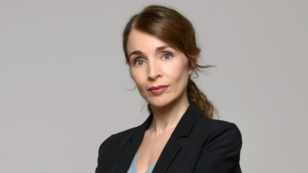 La española Natalia Calderón trabaja como entrenadora vocal de Dons, representante de Letonia en Eurovisión 2024