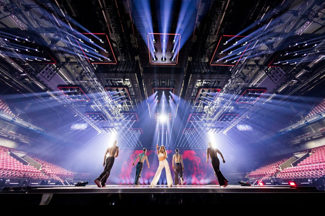 Silia Kapsis en su primer ensayo individual en Eurovisión 2024 | Imagen: Sarah-Louise Bennett / EBU