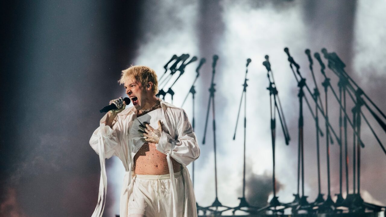 La VRT belga elimina la convocatoria pública del Eurosong 2025 y selecciona a los aspirantes junto a las principales discográficas