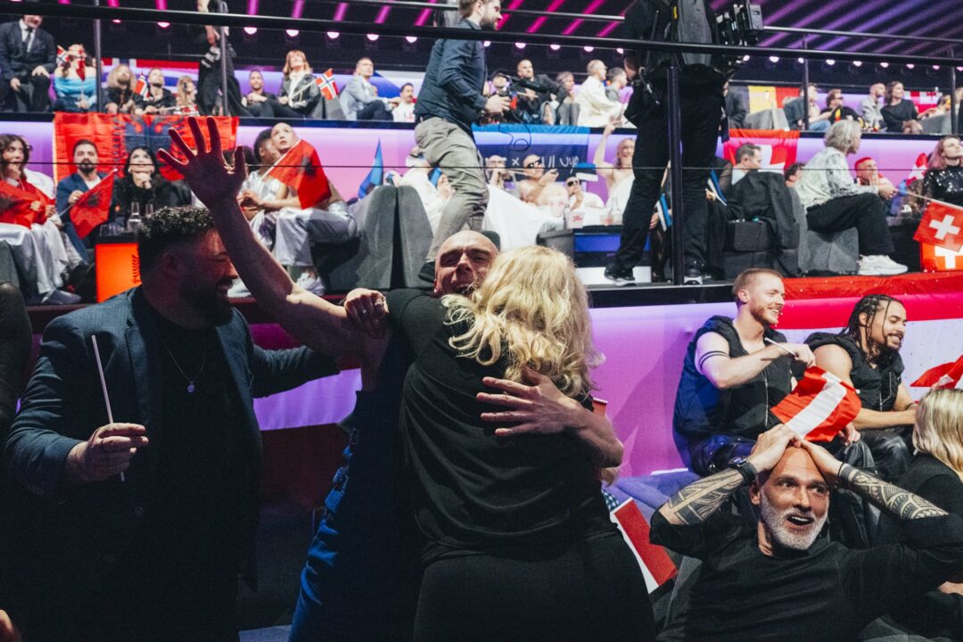 Dons / Sarah Louise Bennett - EBU