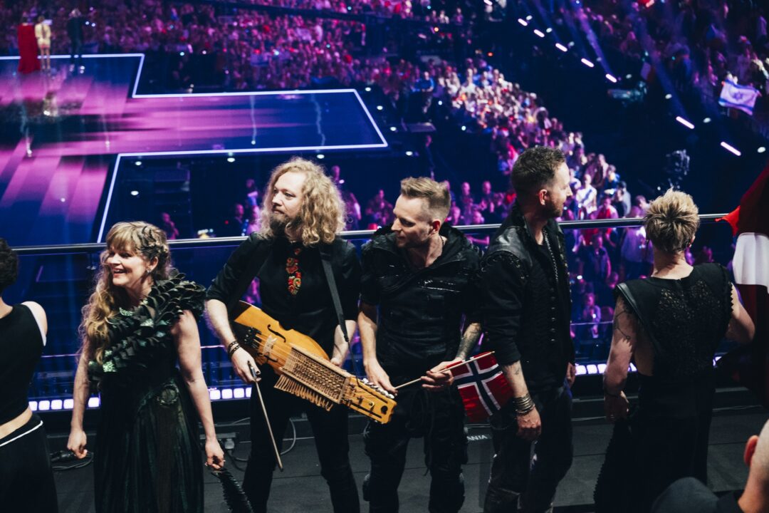 Green Room 2ª semifinal Eurovisión 2024 / Sarah Louise Bennett - EBU