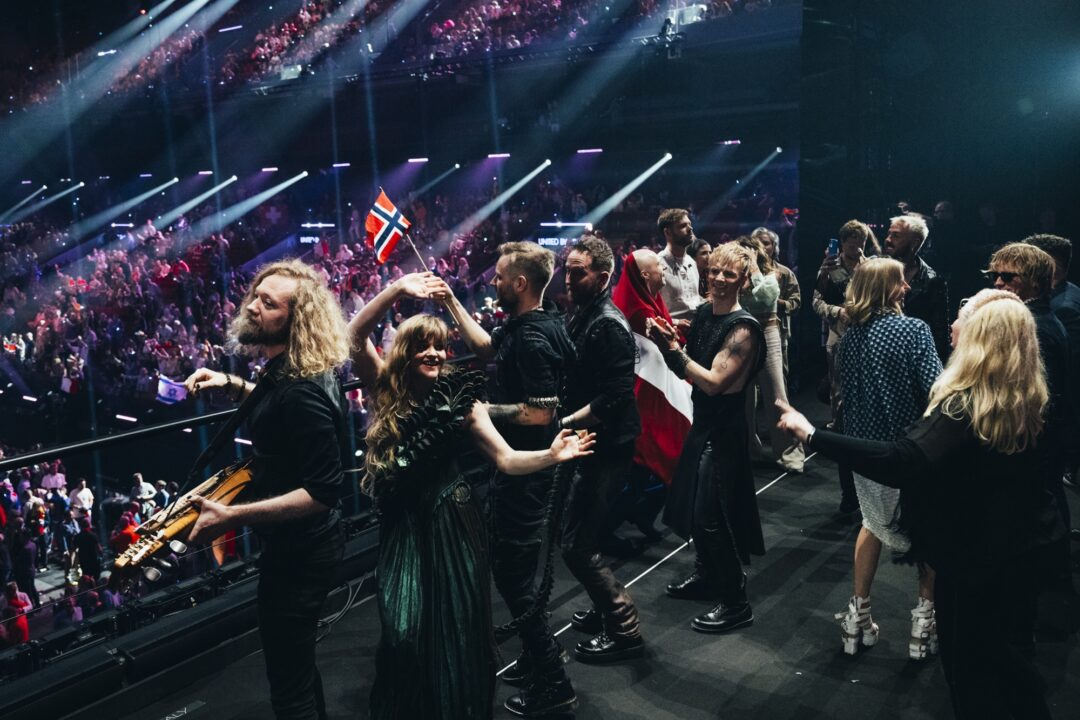 Green Room 2ª semifinal Eurovisión 2024 / Sarah Louise Bennett - EBU