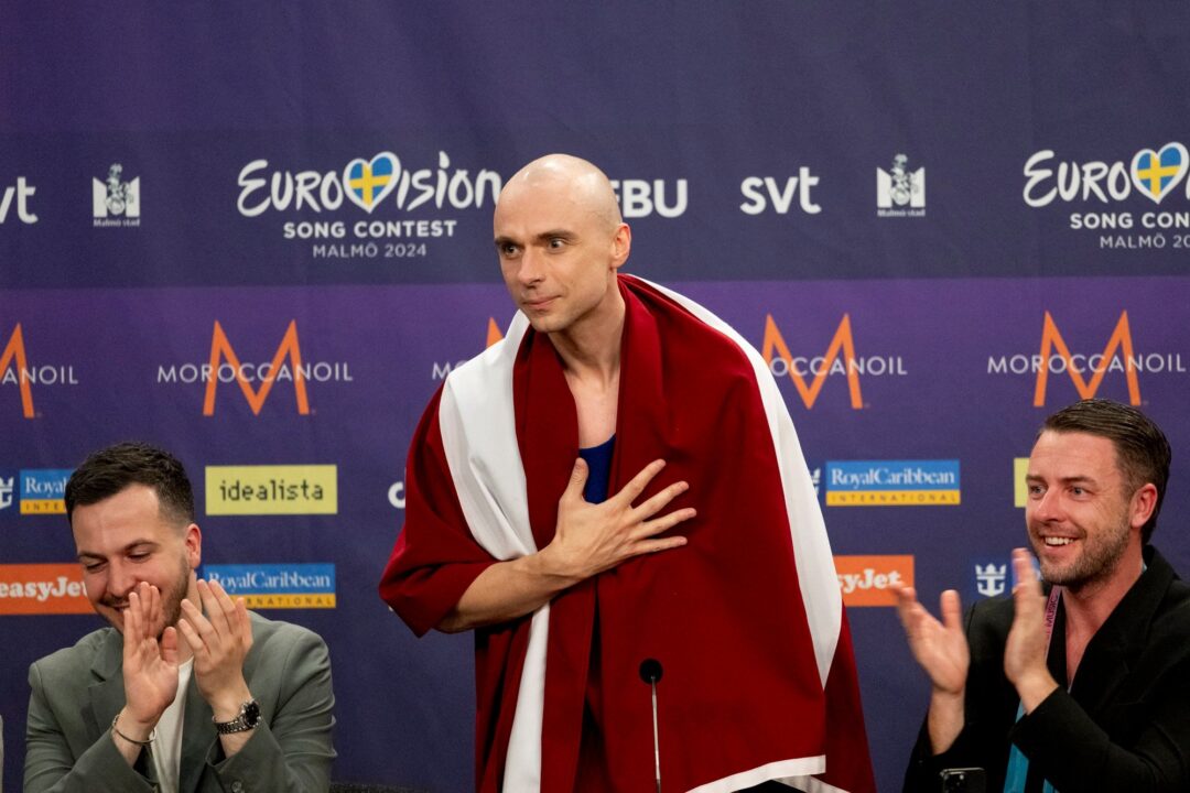 Dons / Sarah Louise Bennett - EBU