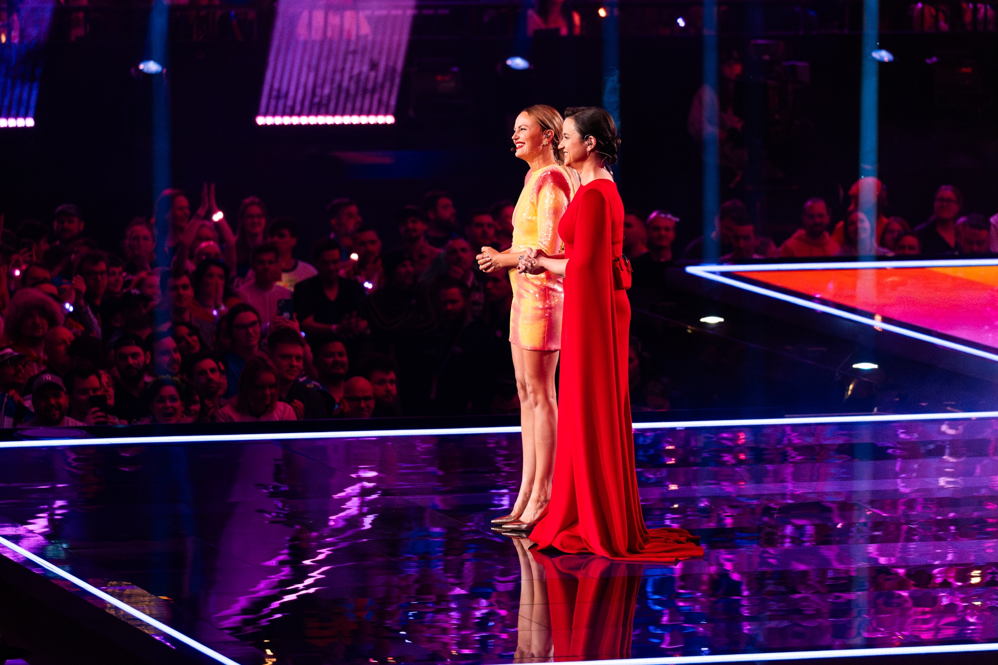 Petra Mede y Malin Åkerman / Corinne Cumming - EBU