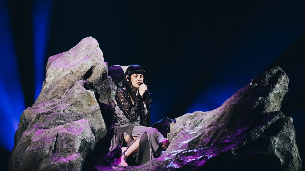 Galería: Teya Dora (Serbia) se sube por segunda vez al escenario del Malmö Arena para realizar su segundo ensayo individual de Eurovisión 2024