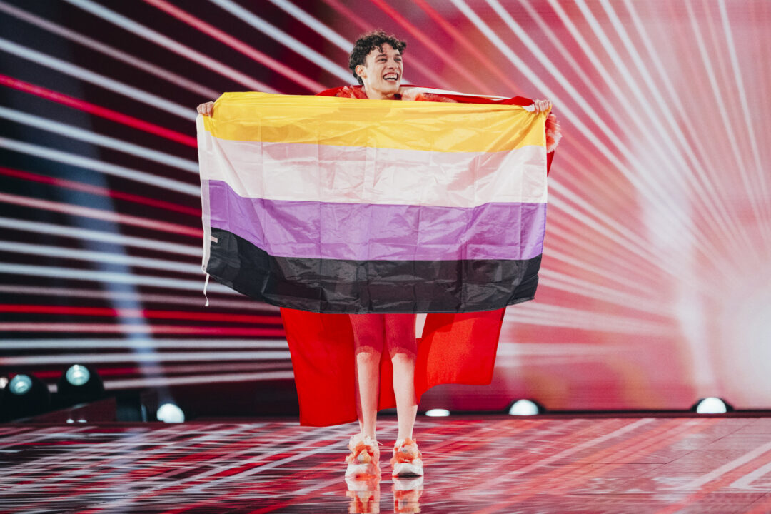 Nemo con la bandera no binaria / Sarah Louise Bennett - EBU