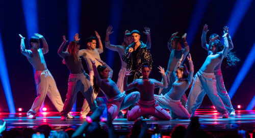 Conoce la trayectoria de Abraham Mateo, artista invitado en la segunda semifinal del Benidorm Fest