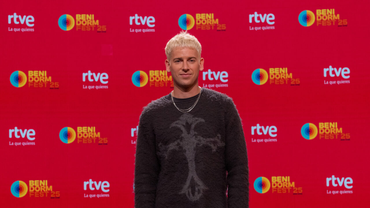 Henry Semler en la presentación de los 16 elegidos del Benidorm Fest 2025 | Iván Trejo