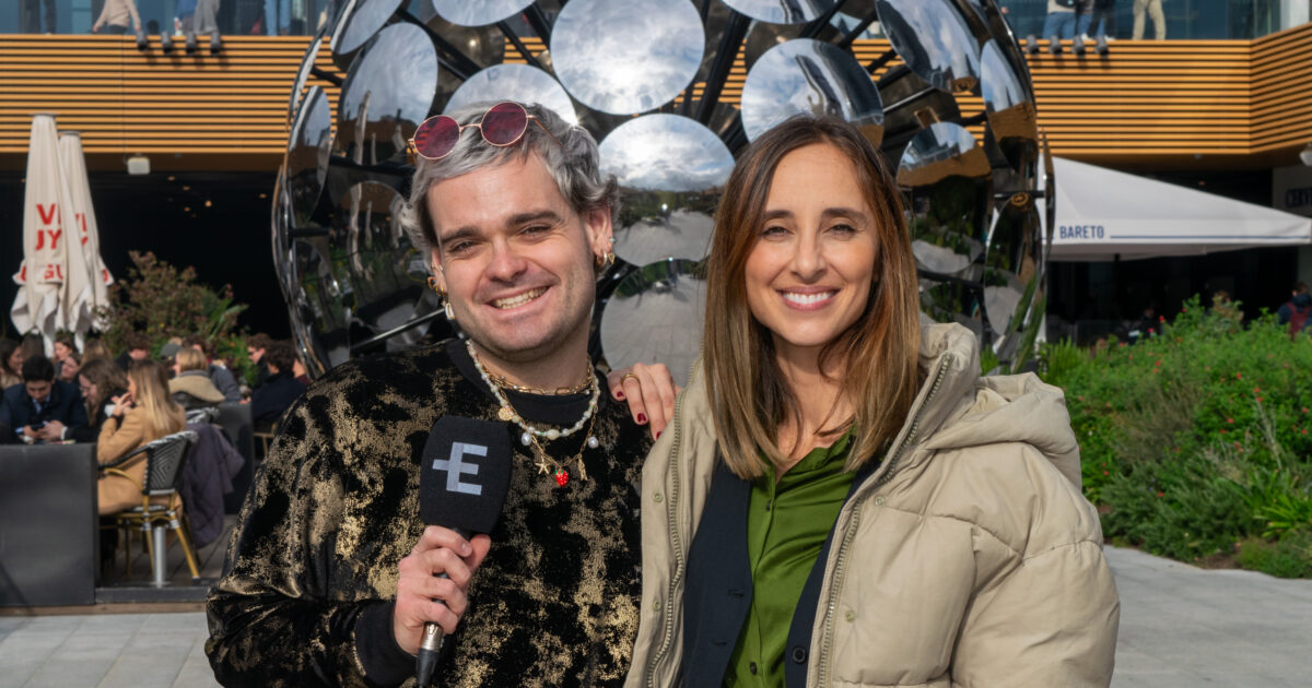 Aitor Bermejo junto a Julia Varela, comentarista de Eurovisión Junior | Imagen: Iván Trejo