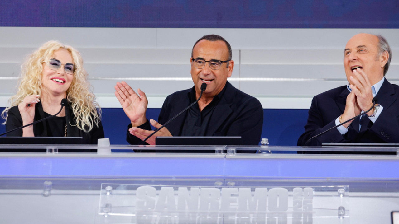 Antonella Clerici, Carlo Conti y Gerry Scotti, presentadores de la primera serata de Sanremo 2025 | Ufficio Stampa