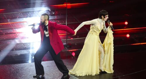 Escucha «Cuoricini», la canción de Coma_Cose para Sanremo 2025: letra de la canción, biografía de los artistas