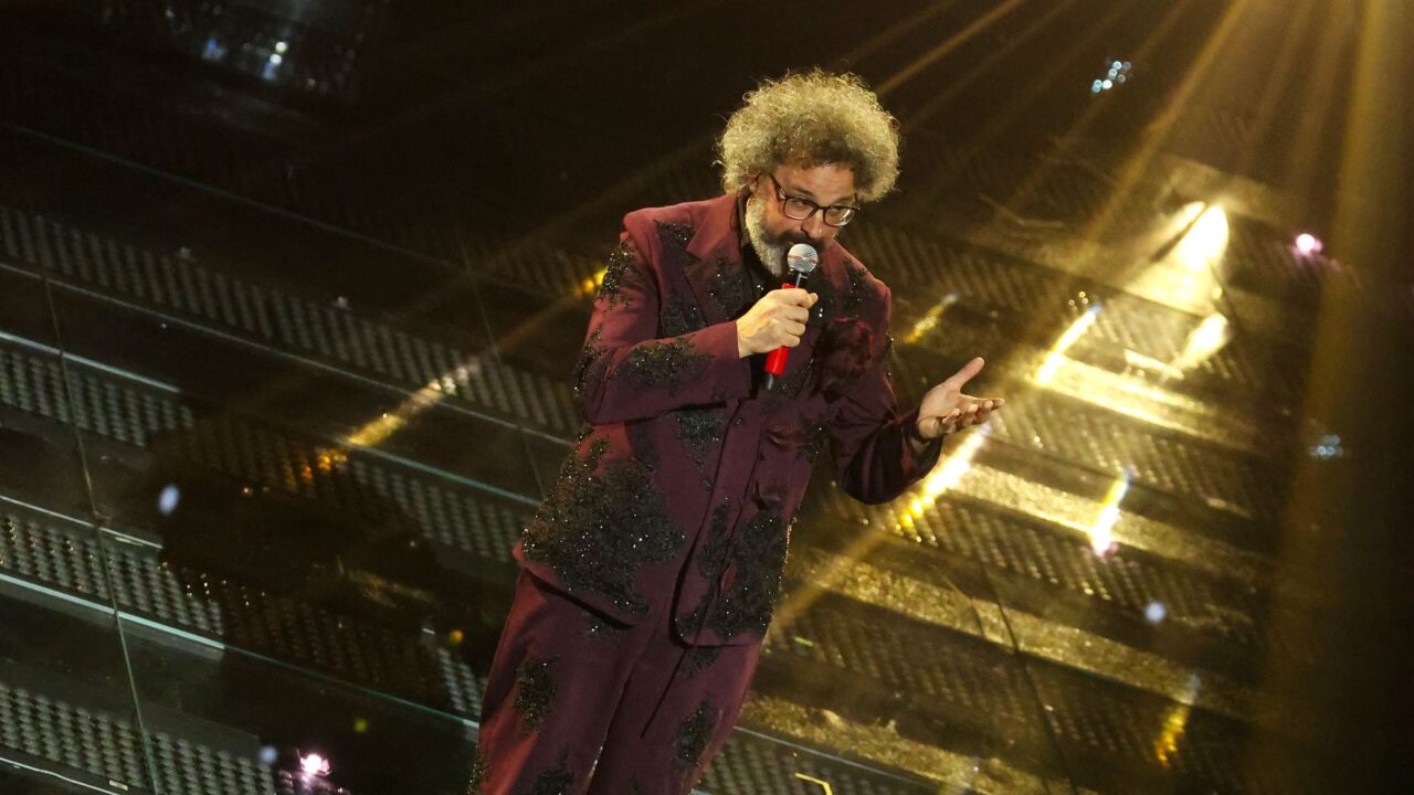 Escucha «Quando sarai piccola», la canción de Simone Cristicchi para Sanremo 2025: letra de la canción, biografía del artista