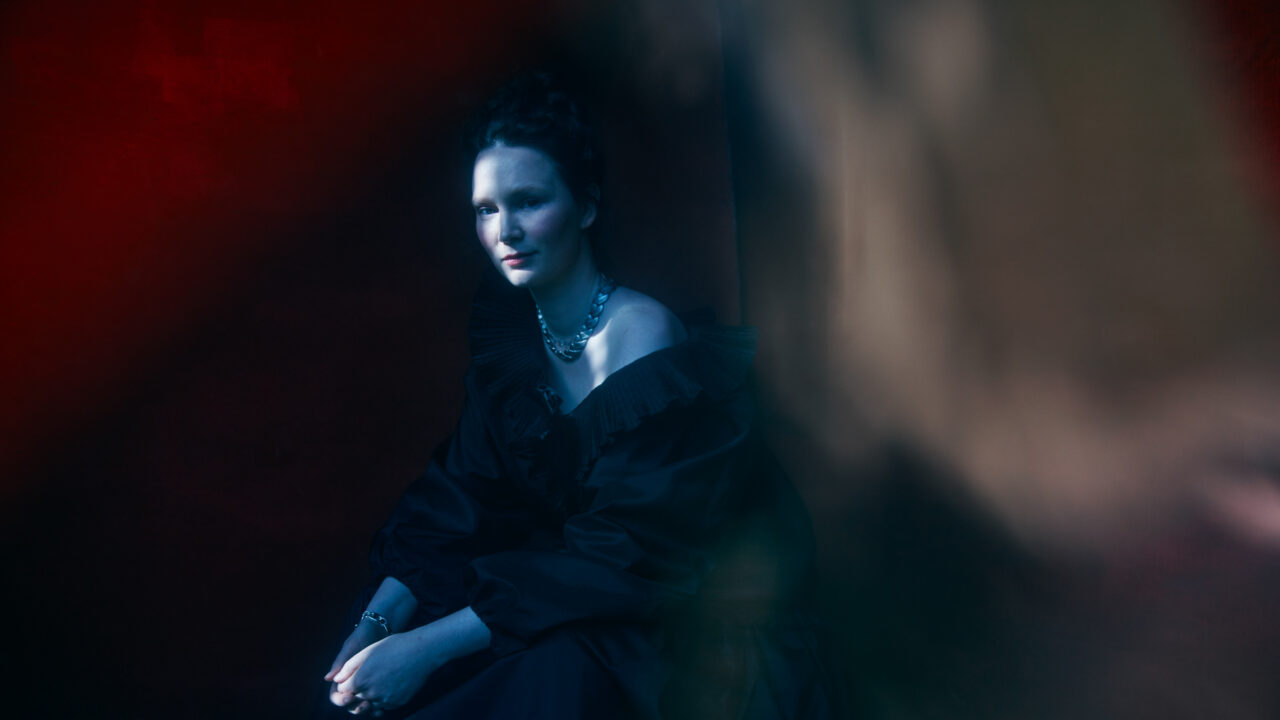 La representante de Suiza Zoë Më actuará en 19º lugar en la gran final de Eurovisión 2025