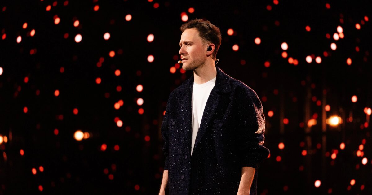 Klemen (Eslovenia) en su primer ensayo individual en Eurovisión 2025 / Corinne Cumming - Sarah-Louise Bennett - EBU