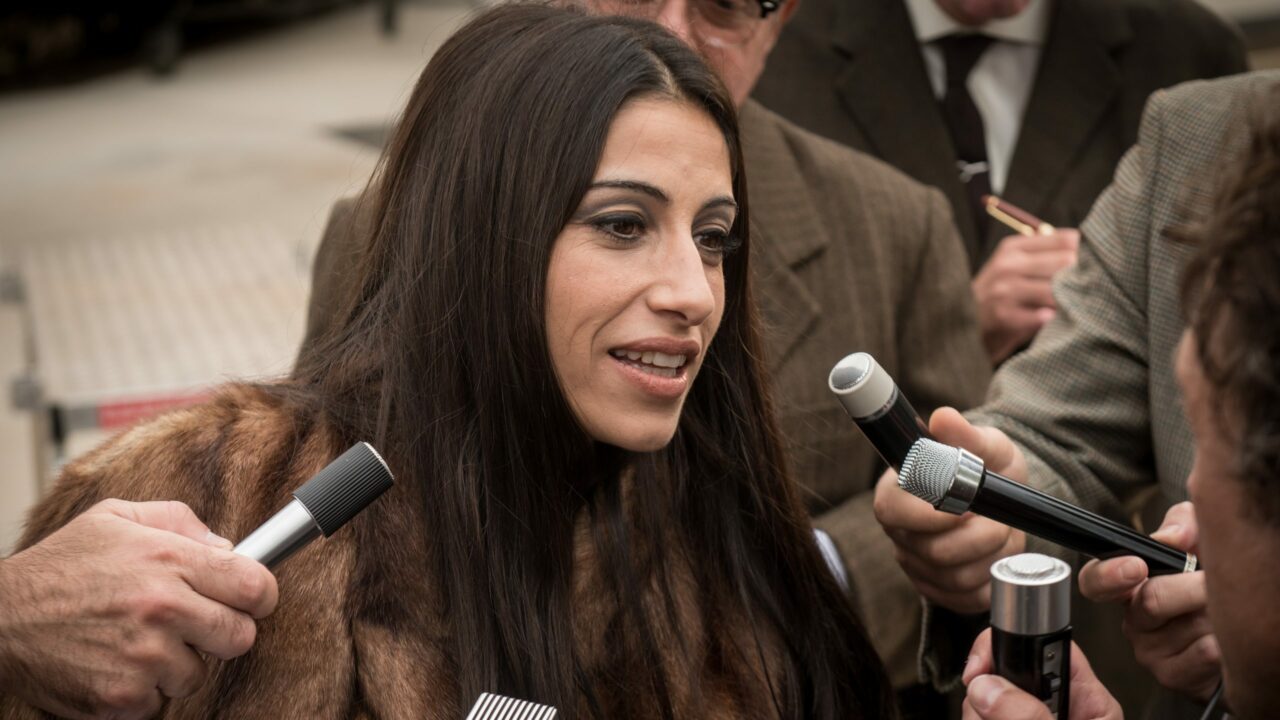 Massiel antes de Massiel: quién es Carolina Yuste, la actriz que da vida a la diva del ‘La La La’