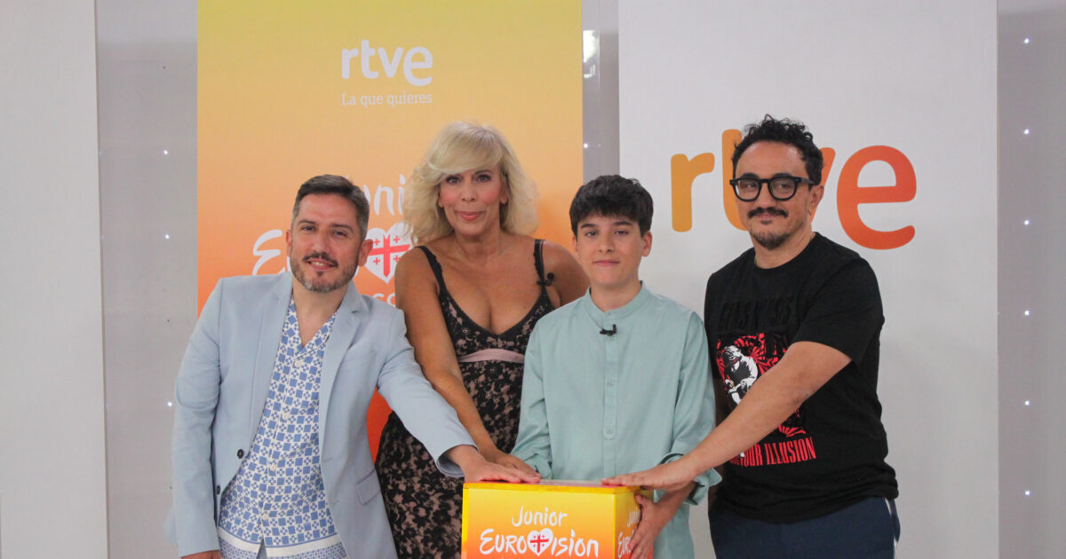 Gonzalo Pinillos junto a Sergio Calderón, Maria Eizaguirre y César Vallejo en la rueda de prensa de Eurovisión Junior 2025 en Torrespaña (Madrid) | Hugo Carabaña Menéndez