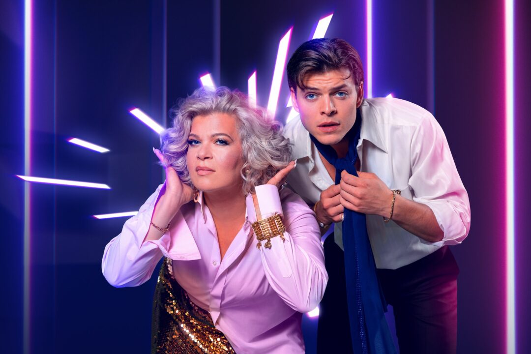 Sara Bro y Alex Høgh Andersen, presentadores del Dansk Melodi Grand Prix 2026 / Agnete Schlichtkrull - DR