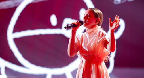 Galería: Repasa todas las fotografías del primer ensayo individual de Asja Džogović (Montenegro) en Eurovisión Junior 2025