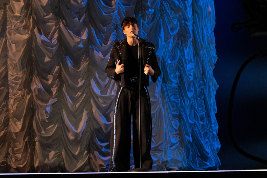 Izan Llunas en la gran final del Benidorm Fest 2026, Palau d’Esports l’Illa de Benidorm | Foto: Iván Trejo