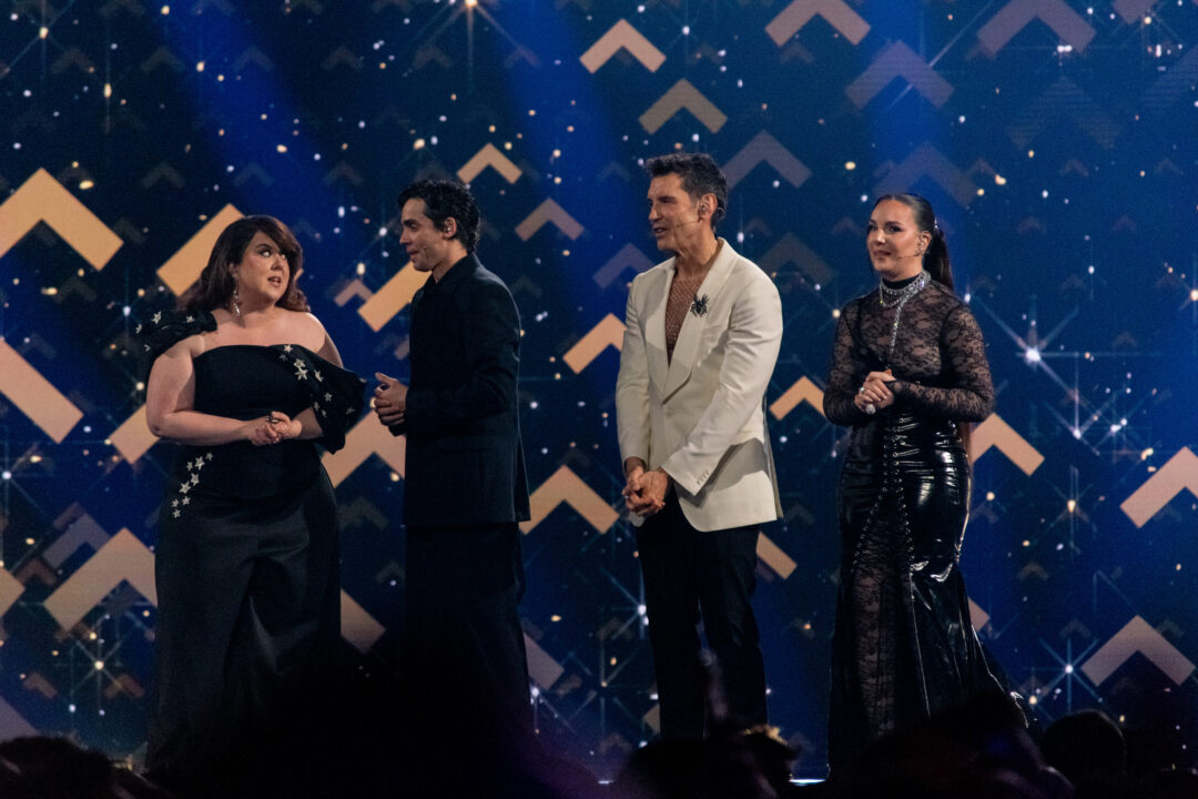 Entrega del trofeo en la gran final del Benidorm Fest 2026, Palau d’Esports l’Illa de Benidorm | Foto: Iván Trejo